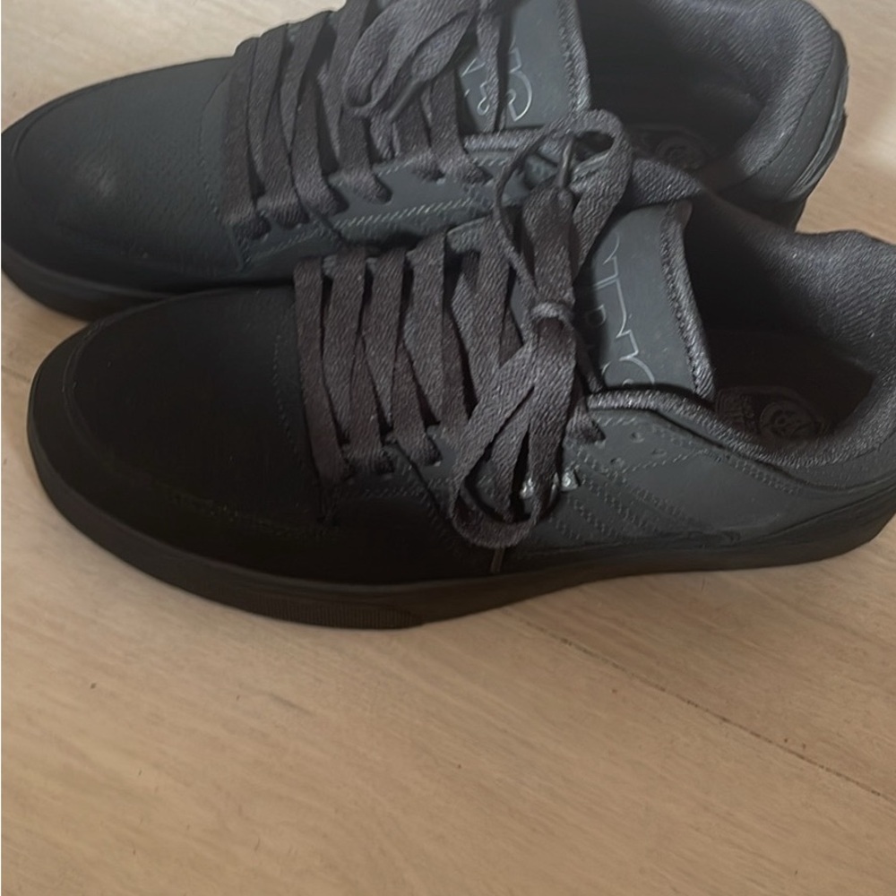 Men's Black Sneakers